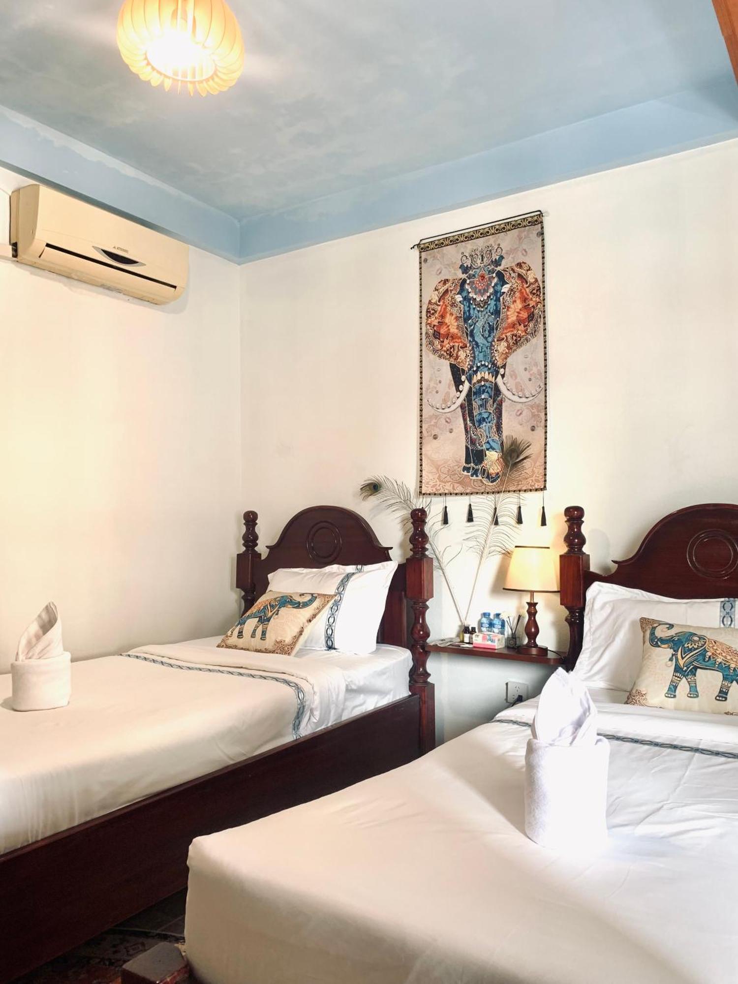 Vangvieng Pool House Hotel Vang Vieng Luaran gambar