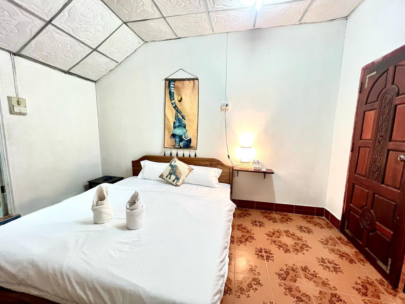 Vangvieng Pool House Hotel Vang Vieng Luaran gambar